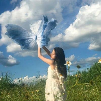 老牌影帝又出大瓜：素颜现身菜市场，好友出面澄清，长达一周